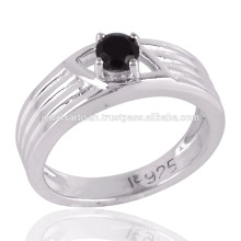 Preciosa piedra preciosa de ónix negro en Prong 925 anillo de plata para todas las ocasiones